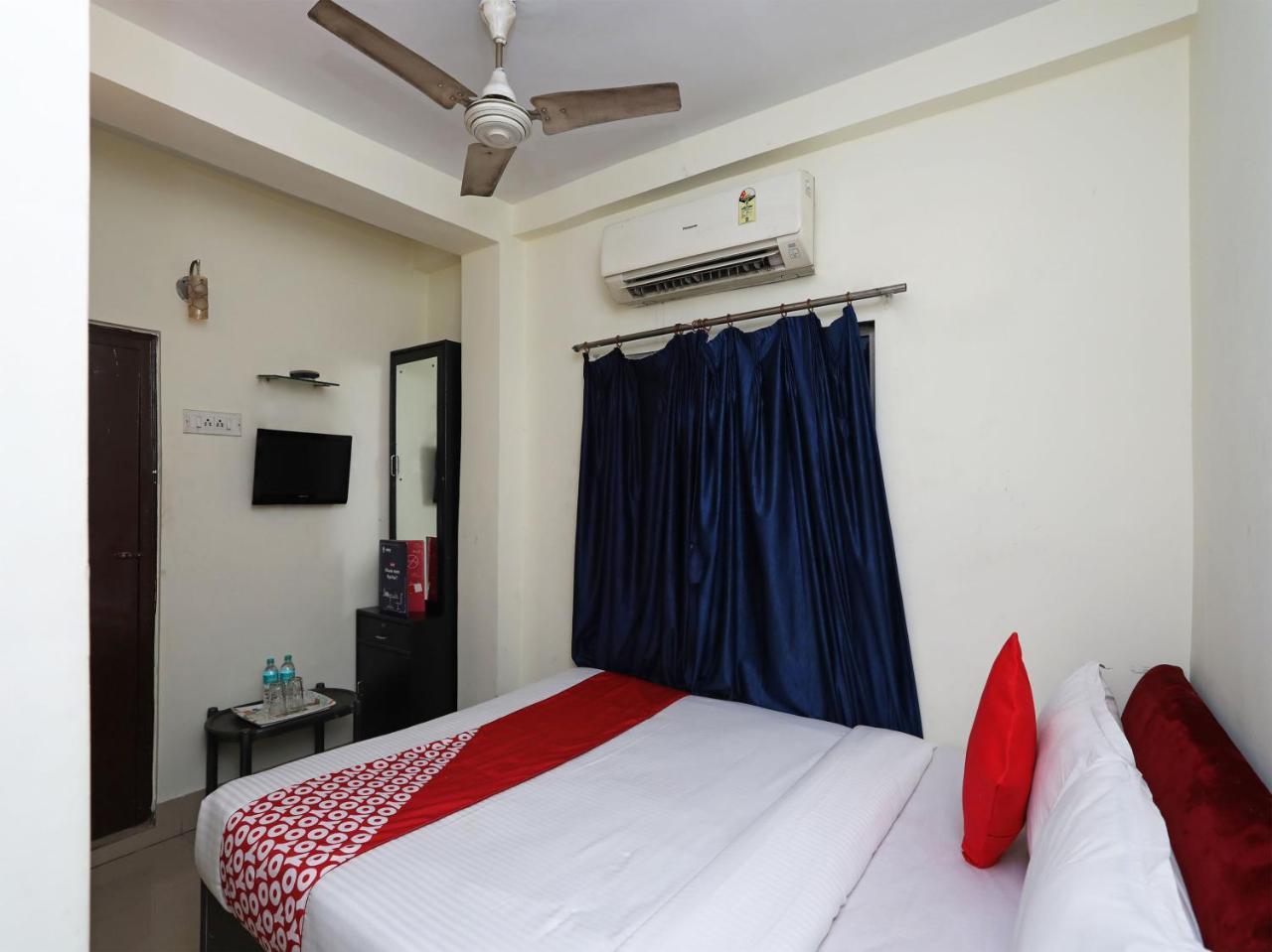 Oyo 13906 Vinita Inn Santragachi Exterior foto